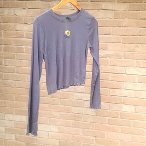 Wild Fable:  Cropped Long-Sleeved T-Shirt w/ Daisy Patch, Size M, Dark Gray